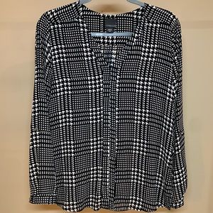 Covington Black and White Bold Glen Plaid Blouse, V-neck, Easy Care, Med., EUC
